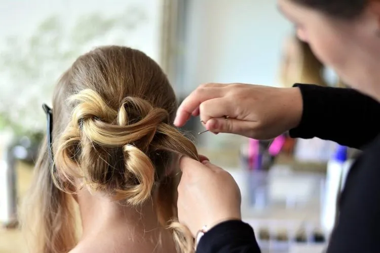 prendre rdv avec une coiffeuse à domicile