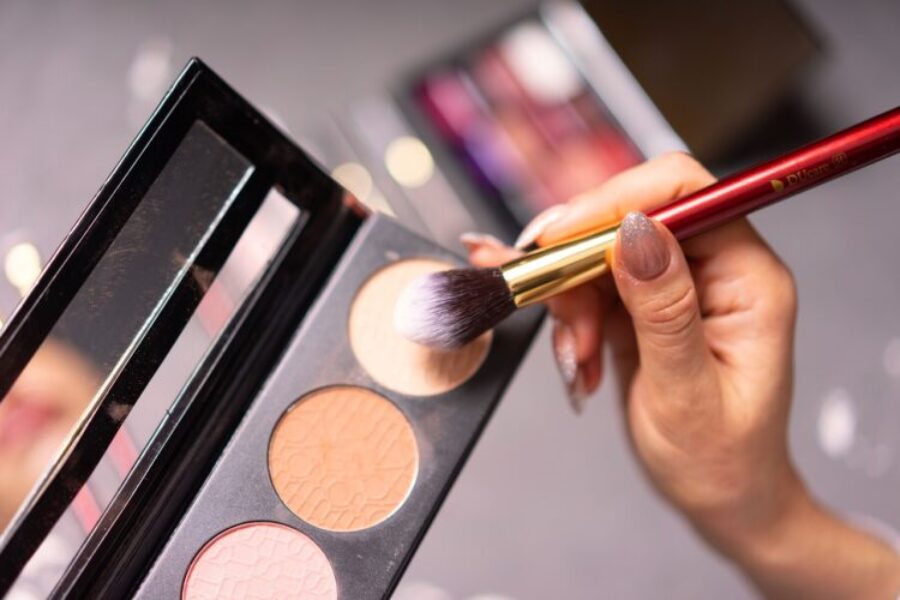 7_conseils_pour_acheter_des_produits_de_maquillage_moins_chers_en_ligne