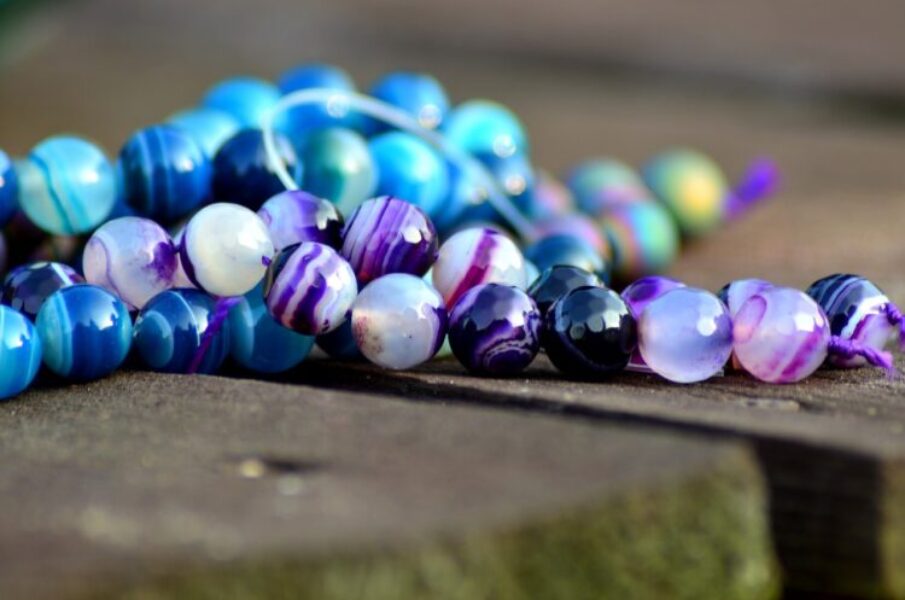 Bijoux_en_pierre_:_une_beauté_sublimée_par_des_trésors_de_la_nature