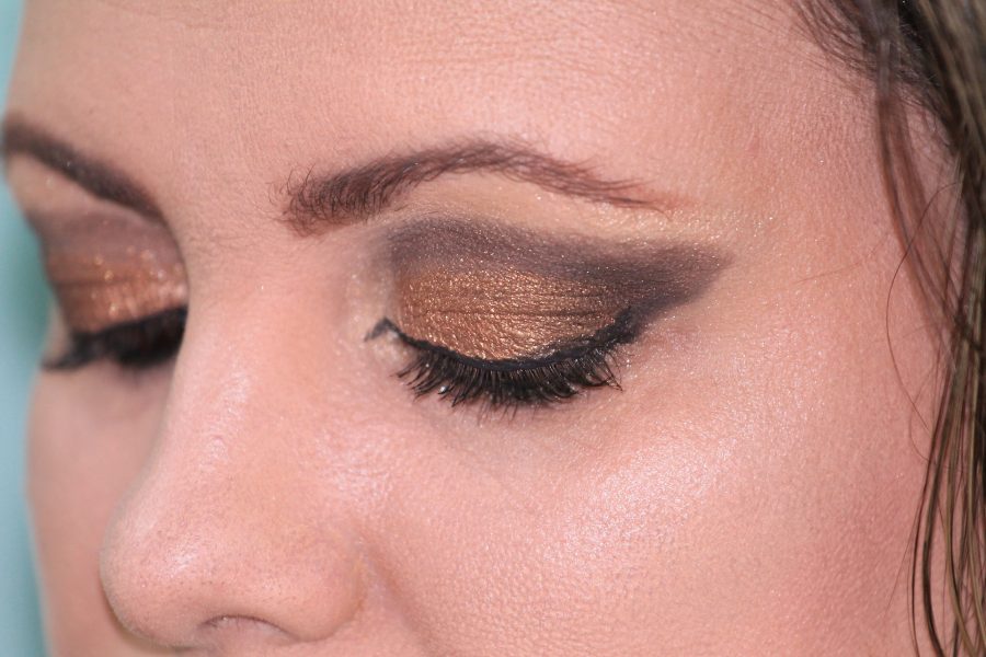 Comment_faire_:_Eye_liner_à_ailettes