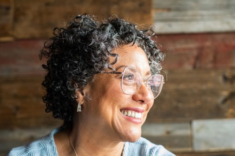 Idées_de_coupes_de_cheveux_courtes_féminines_pour_cheveux_ondulés