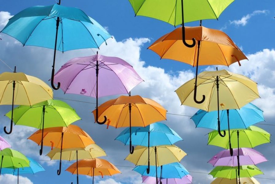 Le_parapluie_canne:_un_parapluie_à_double_usage