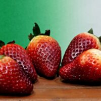 Réutilisez_vos_queues_de_fraises_pour_un_sirop_maison:_La_recette_cosmétique_que_toute_femme_devrait_connaître!_