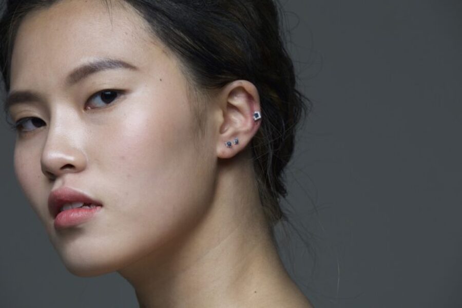 Rook_:_le_piercing_tendance_qui_sublime_l_oreille_des_femmes_en_2024