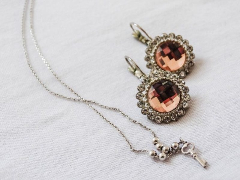 Sublimer_son_look_avec_de_belles_boucles_d’oreilles_fantaisie